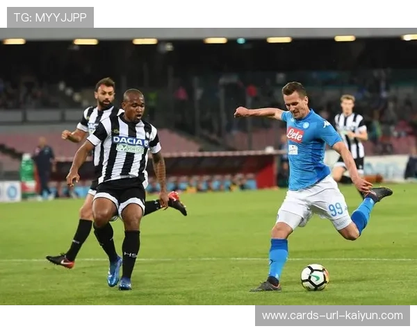 那不勒斯中场拼抢积极,比赛节奏掌控得当 那不勒斯中场拼抢积极,比赛节奏掌控得当